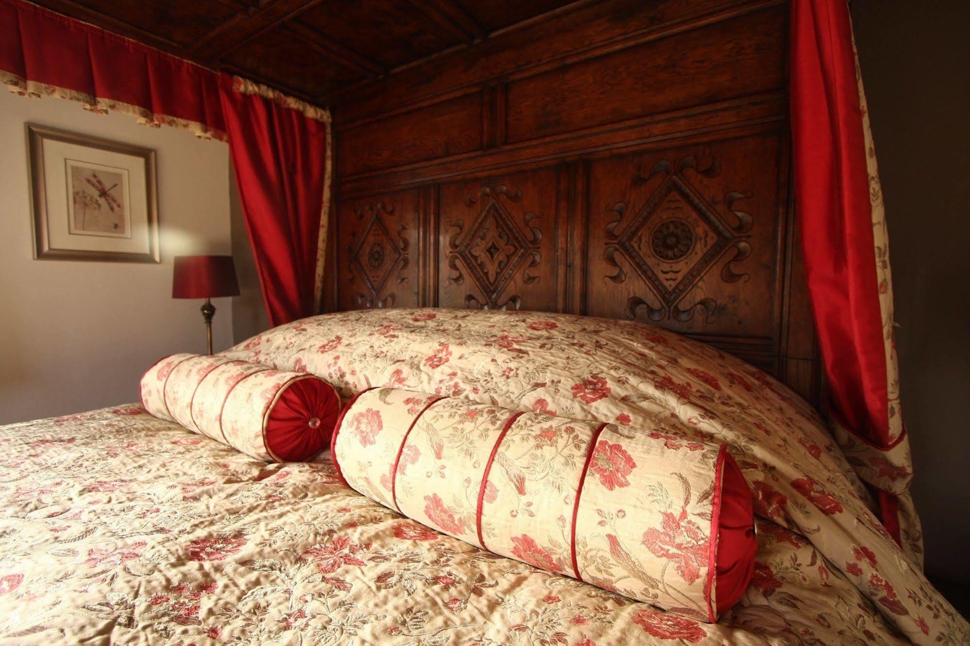The Oxenham Arms Devon Hotel 4*